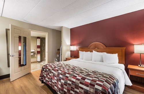 Morton Grove Hotel | Red Roof Inn Morton Grove
