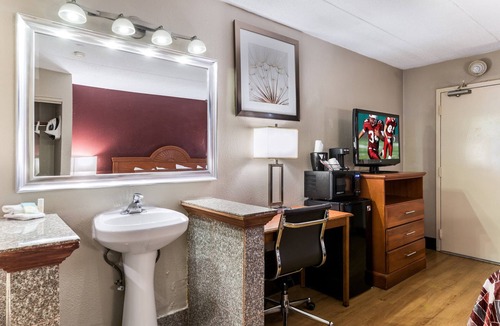 Morton Grove Hotel | Red Roof Inn Morton Grove