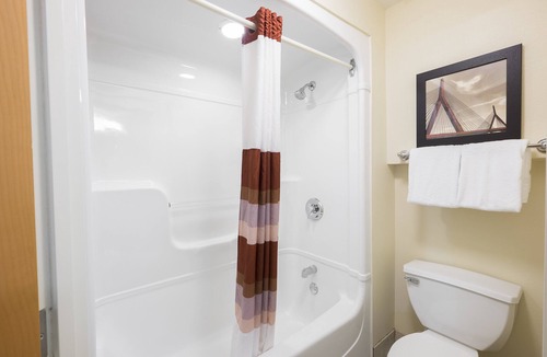 Franklin Park Hotel | Red Roof Inn PLUS+ Austin South – Airport.