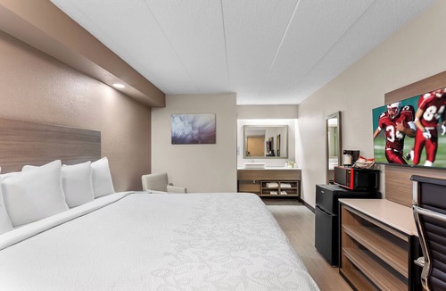 Hoffman Estates Hotel | Red Roof Inn PLUS+ Chicago - Hoffman Estates