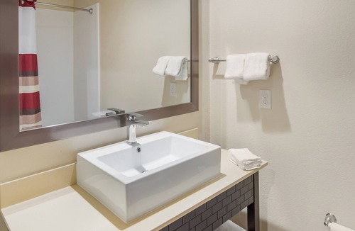 Burleson Hotel | Red Roof Inn PLUS+ Fort Worth - Burleson