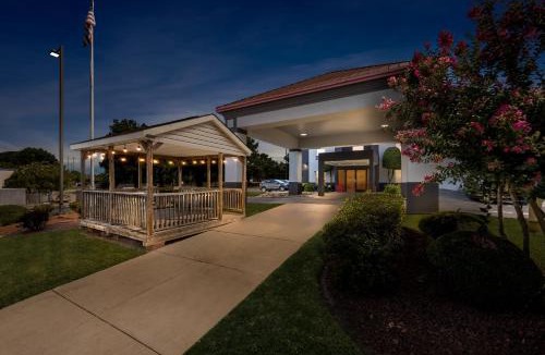 Henderson Hotel | Red Roof Inn PLUS Henderson