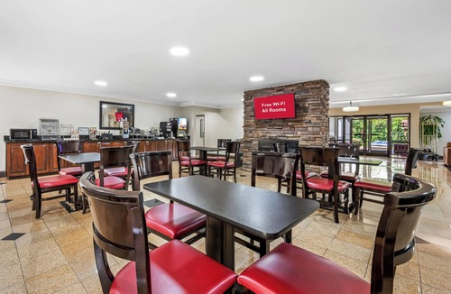 Henderson Hotel | Red Roof Inn PLUS+ Henderson
