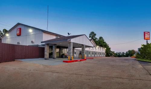 Huntsville Hotel | Red Roof Inn PLUS+ Huntsville