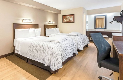 Charleston Hotel | Red Roof Inn PLUS+ Mt Pleasant - Patriots Point