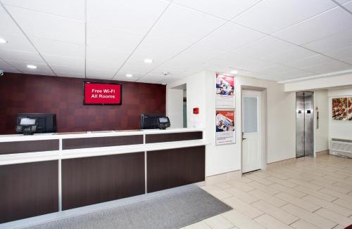 Nashville Hotel | Red Roof Inn PLUS Nashville South - Fairgrounds