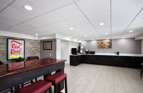 Nashville Hotel | Red Roof Inn PLUS+ Nashville South - Fairgrounds
