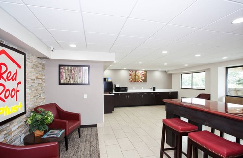 Nashville Hotel | Red Roof Inn PLUS+ Nashville South - Fairgrounds