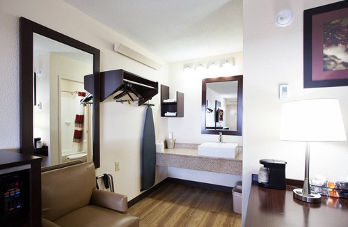 Nashville Hotel | Red Roof Inn PLUS+ Nashville South - Fairgrounds