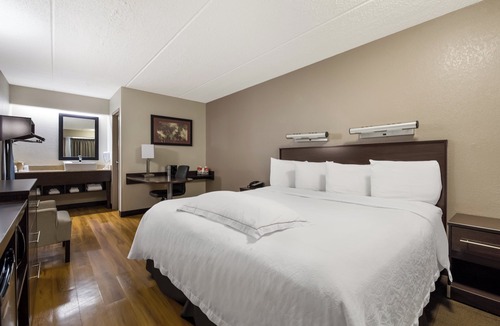 Larkwood Hotel | Red Roof Inn PLUS+ Nashville Airport