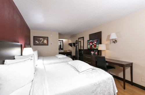 The Hill Hotel | Red Roof Inn PLUS+ St Louis - Forest Park/Hampton Ave