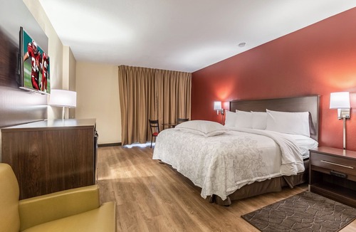 Greater Greenspoint Hotel | Red Roof Inn PLUS+ & Suites Houston - IAH Airport SW