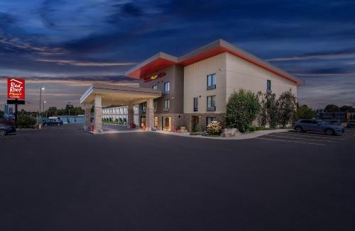 Whippleville Hotel | Red Roof Inn PLUS+ & Suites Malone