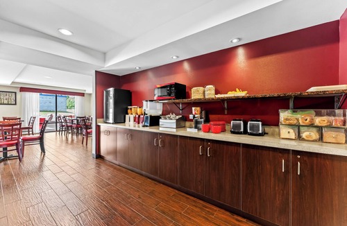 Whippleville Hotel | Red Roof Inn PLUS+ & Suites Malone