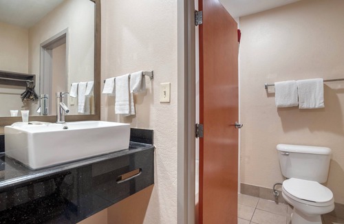 Vicksburg Hotel | Red Roof Inn PLUS+ & Suites Vicksburg