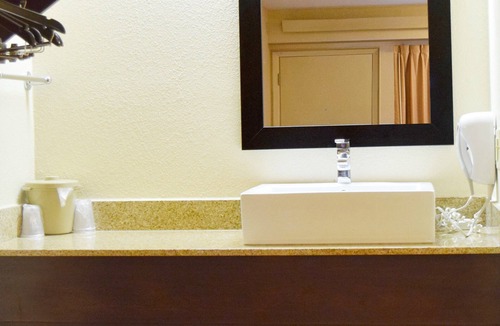 Amherst Hotel | Red Roof Inn PLUS+ University at Buffalo - Amherst