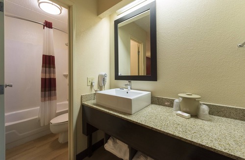 Amherst Hotel | Red Roof Inn PLUS+ University at Buffalo - Amherst