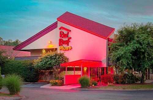 West Springfield Hotel | Red Roof Inn PLUS+ West Springfield