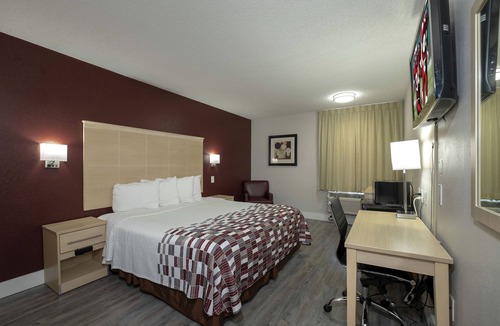 Crabtree Hotel | Red Roof Inn Raleigh - North-Crabtree Mall/Lenovo Center