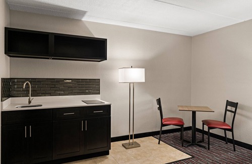 Reading Hotel | Red Roof Inn Reading