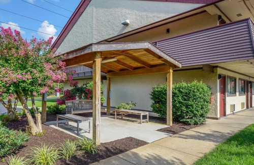 South Richmond Hotel | Red Roof Inn Richmond South
