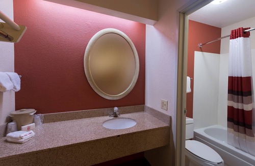 North San Antonio - SAT Hotel | Red Roof Inn San Antonio - Airport