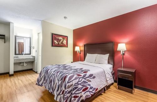Scottsburg Hotel | Red Roof Inn Scottsburg