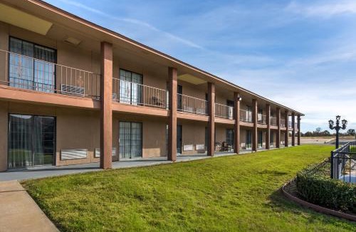 Sulphur Springs Hotel | Red Roof Inn & Suites Sulphur Springs