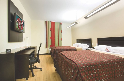 Beaumont Hotel | Red Roof Inn & Suites Beaumont