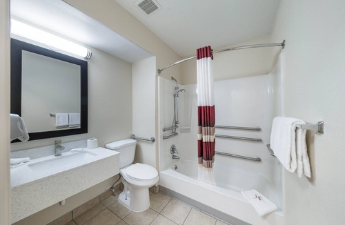 Denton Hotel | Red Roof Inn & Suites Denton