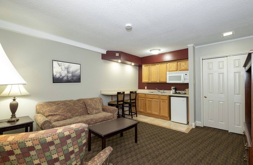 Milnesville Hotel | Red Roof Inn & Suites Hazleton