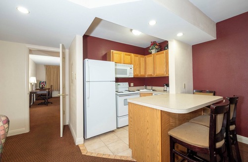 Milnesville Hotel | Red Roof Inn & Suites Hazleton
