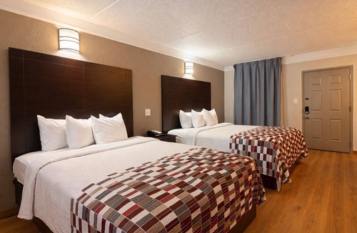 Southeast Houston Hotel | Red Roof Inn & Suites Houston - Hobby Airport