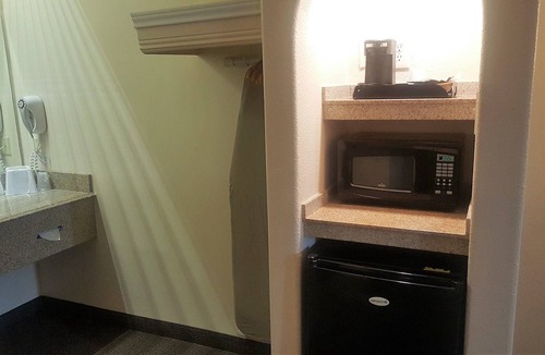 FM 1960 Hotel | Red Roof Inn & Suites Houston - Humble/IAH Airport