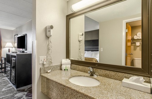 Middleborough Hotel | Red Roof Inn & Suites Middleborough