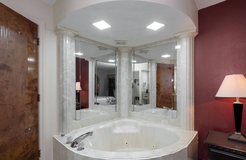 Oxford Hotel | Red Roof Inn & Suites Oxford