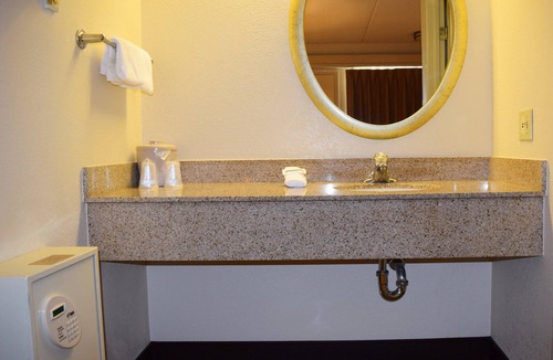 Syracuse Hotel | Red Roof Inn Syracuse