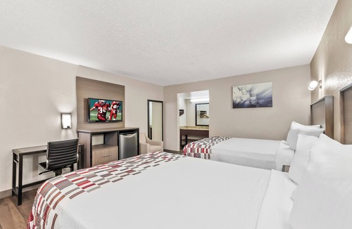 Brentwood Hotel | Red Roof Inn Washington, DC
