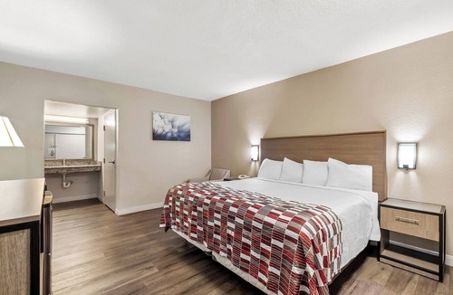 Brentwood Hotel | Red Roof Inn Washington, DC