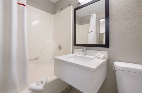 Weedsport Hotel | Red Roof Inn Weedsport
