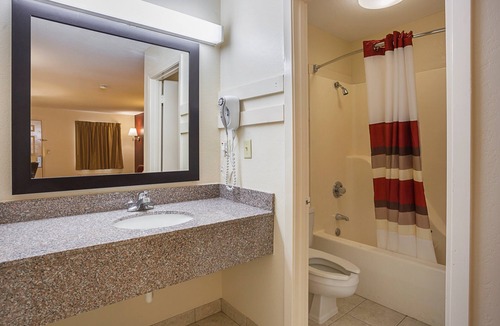 West Memphis Hotel | Red Roof Inn West Memphis, AR