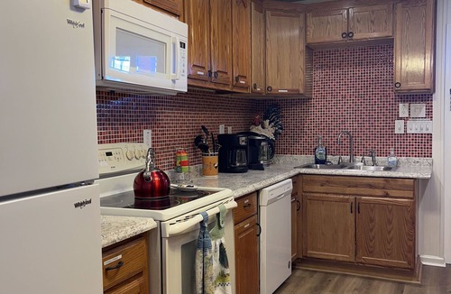 San Angelo House | Red Rooster House - King & Queen bedrooms Easy access to all areas of the city
