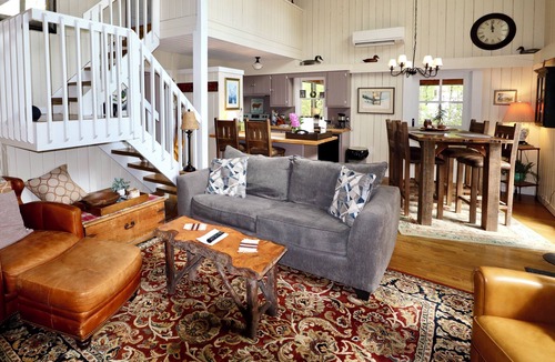 Mirror Lake House | Red Rooster: Pet-Friendly Cottage in Mirror Lake w/2 Fire Pits & Fenced Yard