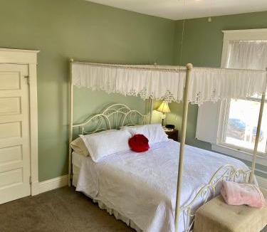 Bardstown Bed & Breakfast | Red Rose Inn Bed and Breakfast