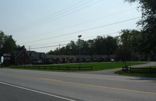 Elizabethtown Hotel | Red Rose Motel