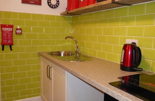 Preston Apartment | Red Rose - The Myriad