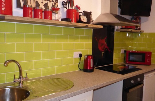 Preston Apartment | Red Rose - The Myriad