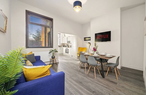 Golborne Apartment | Red Rum Apartment by Stone Pit Apartments