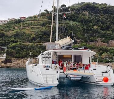 Fontvieille Boat Rental | Red Sail