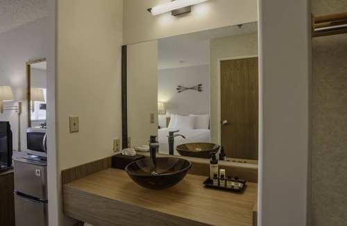 Torrey Hotel | Red Sands Hotel